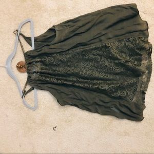 Lightweight lace tank!